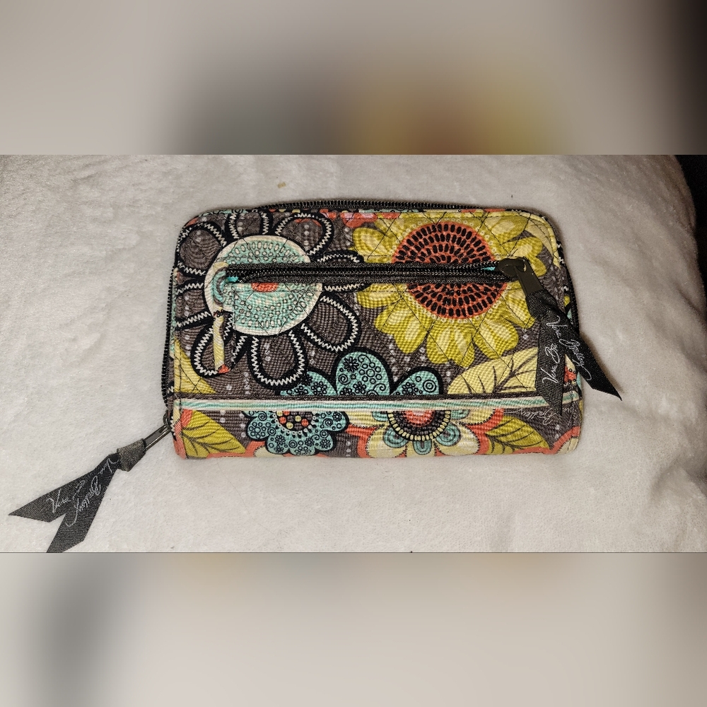 Vera Bradley Floral Multicolor Wallet Excellent Condition - Picture 5 of 7